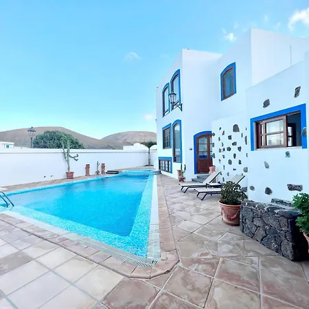 Double With Terrace O Balcony, Breakfast Included, Freewifi, Beautifulpool Apartment *