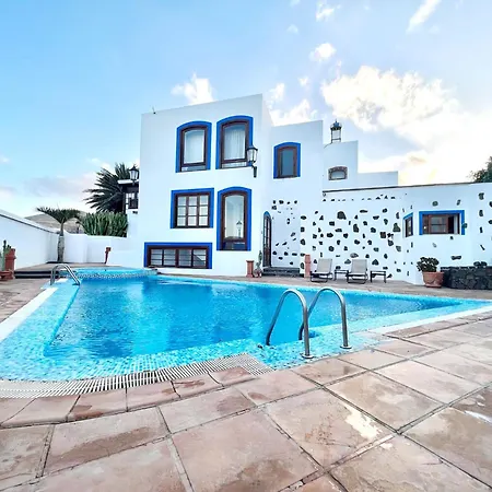 Apartment Double With Terrace O Balcony, Breakfast Included, Freewifi, Beautifulpool *